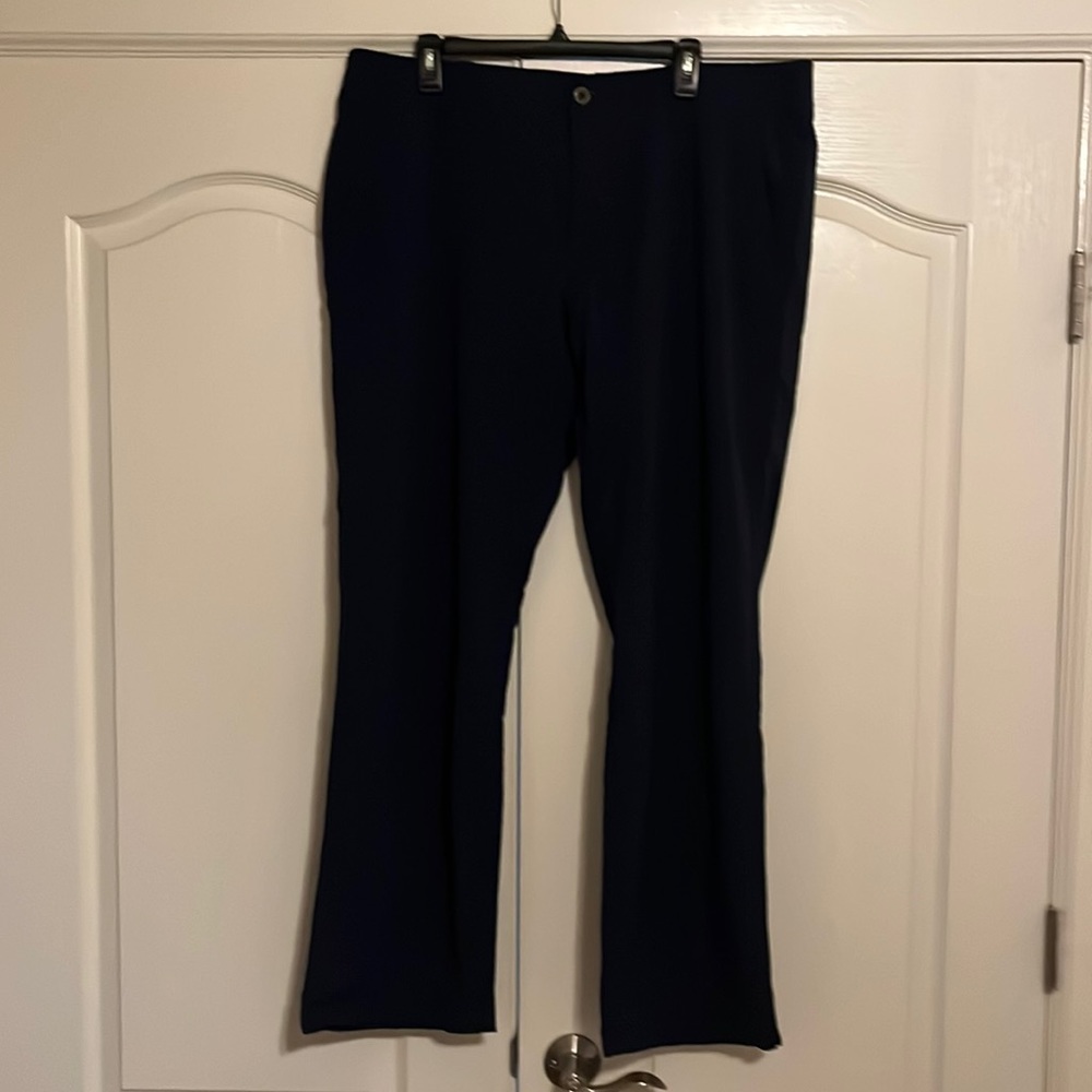 Men’s golf pants from Under Armour size 40/32.